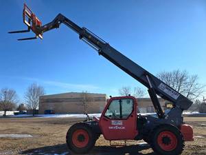 lot 1 image: 2019 SkyJack SJ843TH  4x4 Telehandler w Cab & Heat