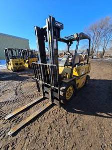 lot 7 image: 1990 Cat V50DSA LP Forklift