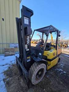 lot 12 image: Yale GLP110 11,000lb LP Forklift - For Repair