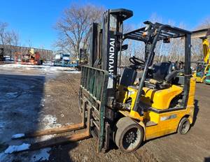 lot 16 image: 2019 Hyundai 25LC-7A  5000lb LP Forklift - For Parts or Repair
