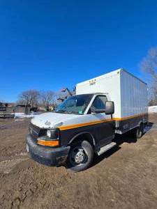 lot 29 image: 2011 Chevrolet Cube Van
