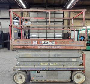 lot 25 image: 2008 SkyJack SJ3226 Scissor Lift