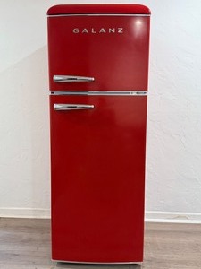 lot 5 image: Galanz Retro Top-Freezer Refrigerator&nbspin a high-gloss&nbspHot Rod Red.Dimensions&nbsp21.73 W x 24.29 D x&nbsp57.44 H