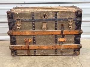 lot 31 image: Antique Victorian Flat-Top Steamer Trunk  Late 19th Century (c. 1880s)  Canvas &amp Wood Slat Construction