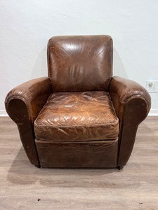 lot 30 image: Restoration Hardware 1920s Parisian Leather Club Recliner  Distressed Cigar Leather