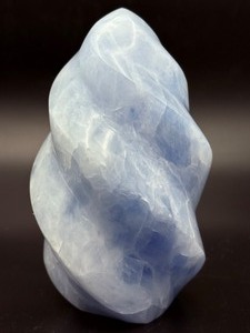 Polished Blue Calcite Flame Sculpture  Natural Madagascar Crystal. (2 lbs 12.1 oz  1 kg 253 g)