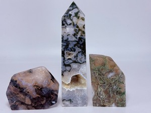 Stunning 3-Piece Moss Agate Collection Druzy Tower &amp Polished Freeform Slabs. (2 lbs 15.4 oz  1 kg 345 g)