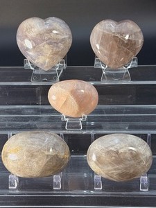 Lot of 5 Premium Peach Moonstone Carvings - Hearts, Eggs &amp Palm Stones. (2 lbs 1.5 oz  951 g)