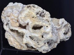 Natural Druzy Quartz Geode Cluster on Lace Agate Matrix. (2 lbs 12.9 oz  1 kg 274 g)