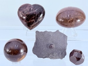 Rare 5-Piece Garnet Collectors Set Raw &amp Polished Specimens. (1 lb 3,7 oz  560 g)