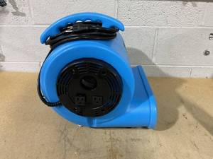 lot 55 image: Blessny Air Blower (It Shakes When On)