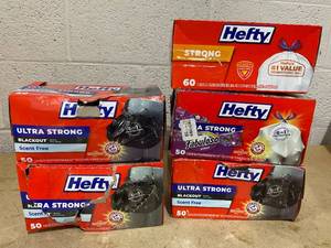 lot 302 image: LOT OF 5 Hefty Trash Bags