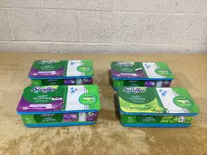 lot 124 image: LOT OF 4 Swiffer Wet Mopping Cloths