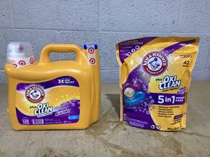 lot 127 image: LOT OF 2 Arm & Hammer Merchandise