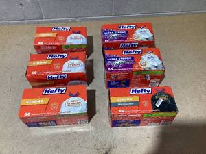 lot 135 image: LOT OF 6 Hefty Trash Bags