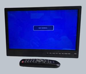 lot 62 image: ATSC  13.5 inch  Color Portable TV