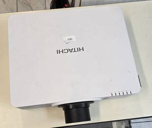 lot 87 image: HITACHI   CP-WU8440 3LCD Projector