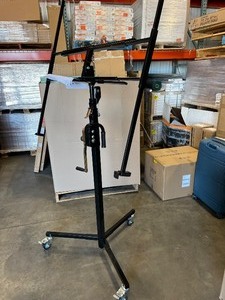 lot 25 image: Sheet Rock Hoist