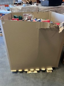 lot 9 image: Pallet Sale Christmas items - Lights - Decorations and more -  4ftw x 4ft x 5ft tall