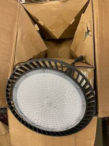 lot 14 image: OnlyLux LED High Bay 3 8-Pack 5000K 100-277V Garage Lighting