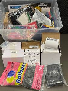 lot 17 image: Amazon Returns Box 50 random items, Balloons, Gadgets, Keyrings, Cards,Mug & Party Supplies