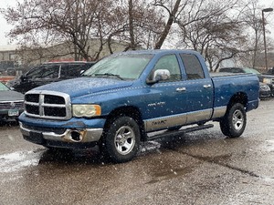 lot 12 image: 2004 DODGE RAM 1500 SLT 4x4  No Accidents (NO RESERVE)