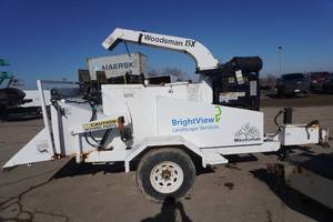 lot 30 image: Woodsman Model 15X Tow Behind Wood Chipper