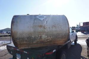 lot 44 image: 300 Gallon Fuel Tank