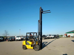 lot 40 image: 2017 Hyundai Model 30L-7A Propane Powered Forklift