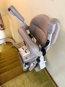 lot 9 image: Bruno CRE-2110CRE-2110C Stair Lift Chair - 24V DC, 400 lb Capacity - You Unassemble & Remove