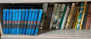 lot 70 image: Hardy Boys Mystery Series Books - Vintage Grosset & Dunlap, Blue Spine Editions