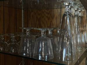lot 78 image: Clear Glass Stemware Set - Wine Glasses & Champagne Flutes, Assorted Sizes