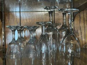 lot 79 image: Clear Glass Wine Glasses Stemware Set