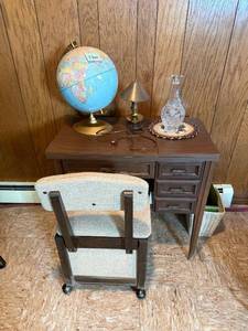 lot 131 image: Wood Office Desk with 4-Drawer Pedestal & Upholstered Chair
