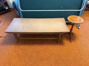 lot 133 image: Wood Coffee Table & Round Pedestal Side Table - 15 in H x 48 in W x 20 in D