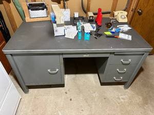 lot 136 image: Grey Metal Workbench Desk 31x60x34 HWD with 6-Drawer Pedestals Inc Contents