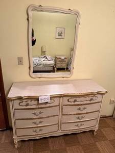 lot 137 image: Dresser with Mirror - Cream Antique-Style, 49W x 33H x 17D, 10-Drawer