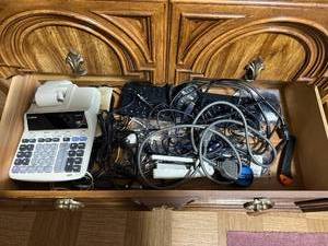 lot 157 image: Canon P200-DH II 12-Digit Calculator w Calendar & Clock - 120V