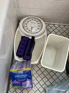 lot 171 image: Health o meter Scale with ProSpirit Purple Ankle Weights - 2-Piece Set