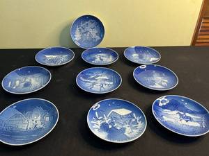lot 188 image: Bing & Grndahl Christmas Plates - Blue & White Juleaftener Assortment (1916-2010)