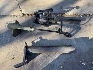 lot 198 image: Grass Hog TrimmerEdger Combo with Toro Spool Head - Lawn Care Attachments