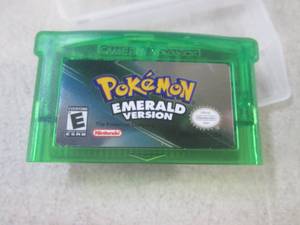 lot 2 image: (CNTR) Nintendo Pokemon Emerald Ver...
