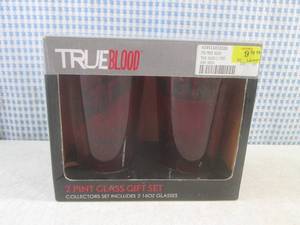 lot 82 image: (EC1) True Blood 2 Pint Glass Gift ...