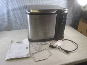 lot 93 image: (EC1) Butterball Electric Turkey Fr...