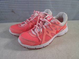 lot 101 image: (CSB) Pair of Nike Sneakers Size 8...