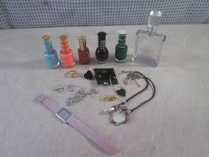 lot 113 image: (EC1) Fashion Jewelry, Nail Polish ...