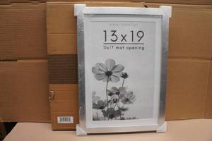 lot 100 image: Americanflat Frame - 13x19, 11x17 with Mat Opening