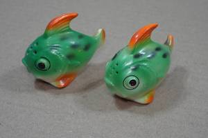 lot 171 image: Vintage Salt & Pepper Shaker Set - Fish