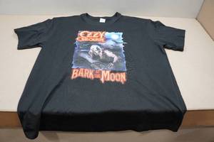 lot 209 image: Ozzy Osbourne Bark at the Moon T-Shirt - XL