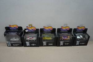 lot 230 image: Hot Wheels Collectibles - Corvette, Oldsmobile, Firebird, Bel Air